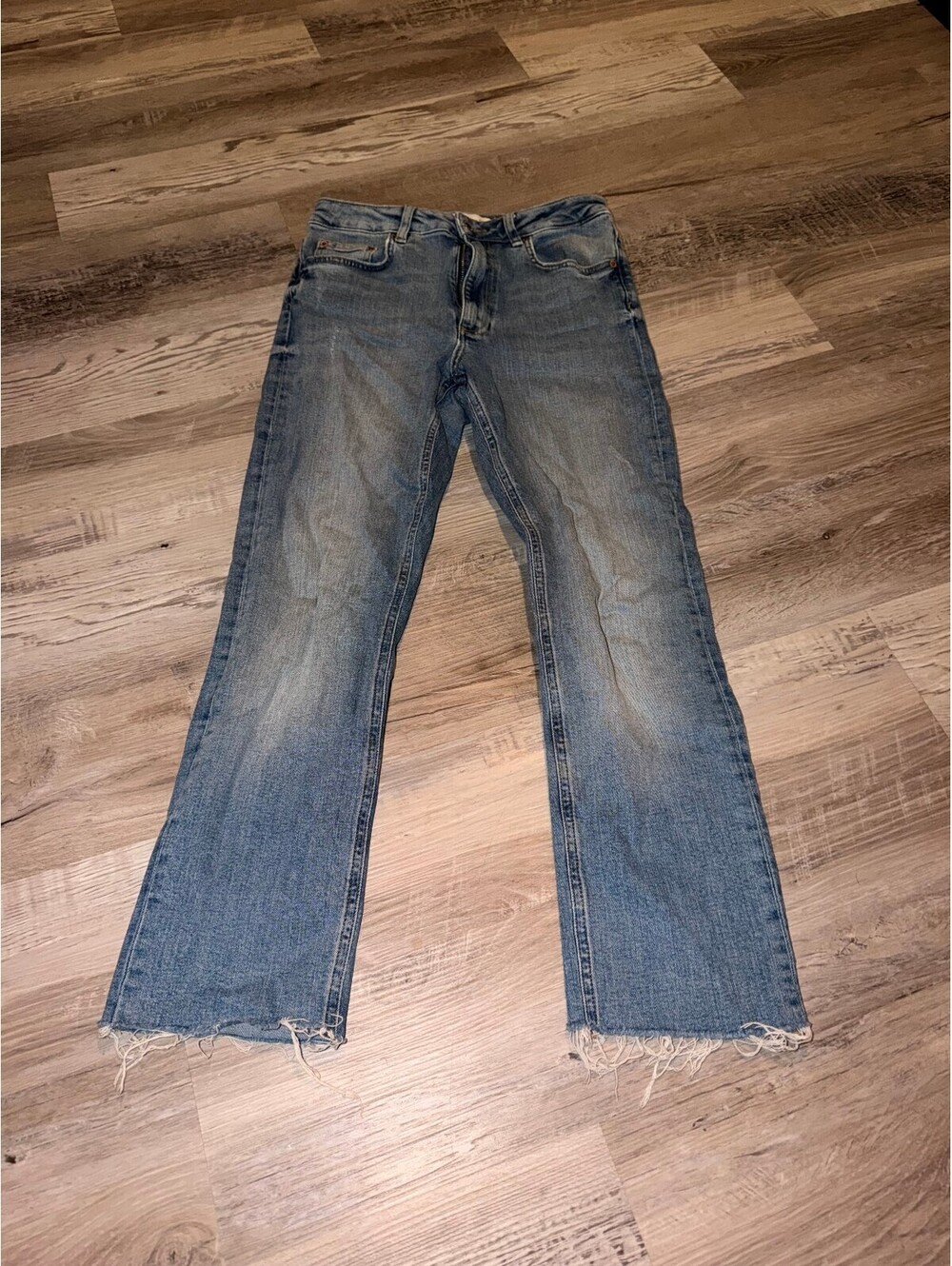 Zara light wash Vintage frayed hem jeans